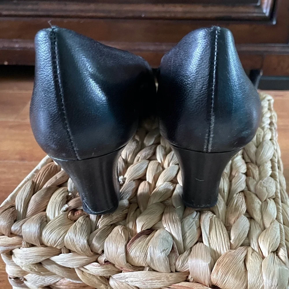 Easy Spirit black leather block heels in size 8